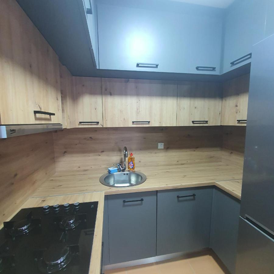 Apartman Kristina 49b,lukavica,istocno Apartment *