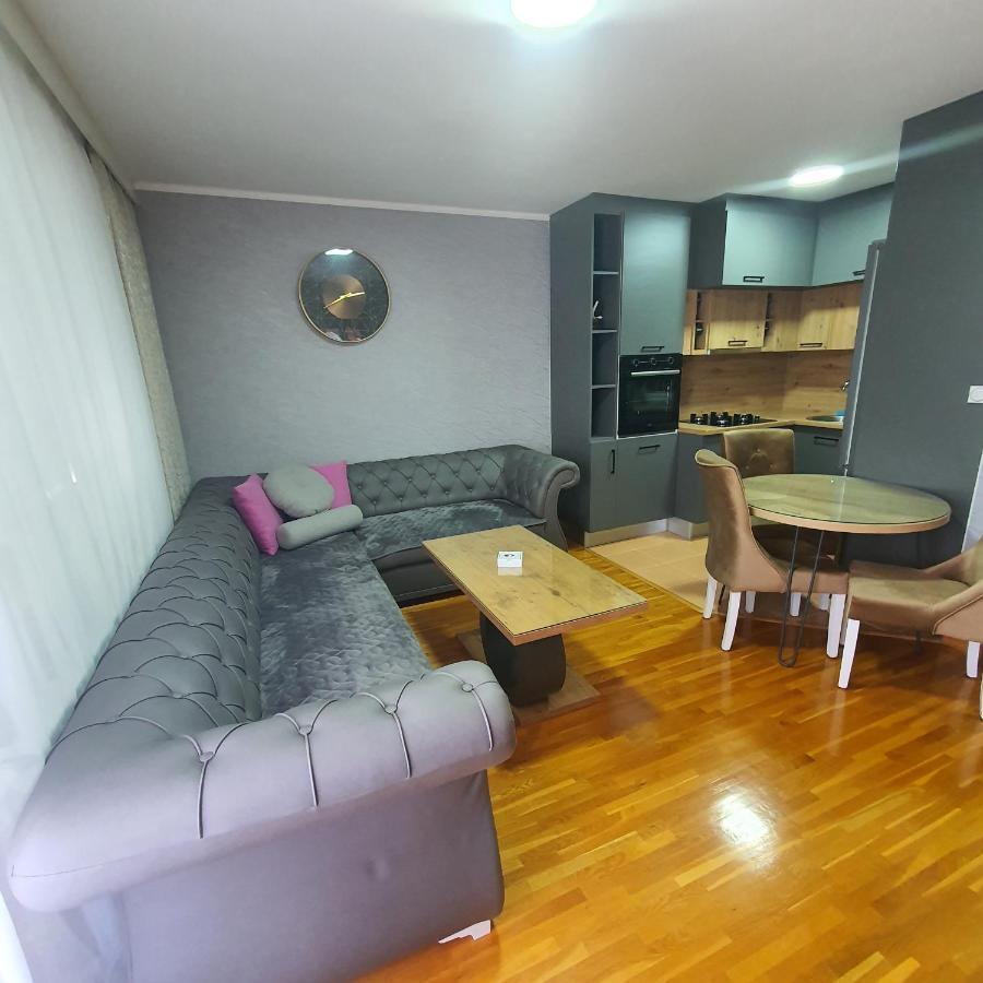 Apartman Kristina 49b,lukavica,istocno Apartment