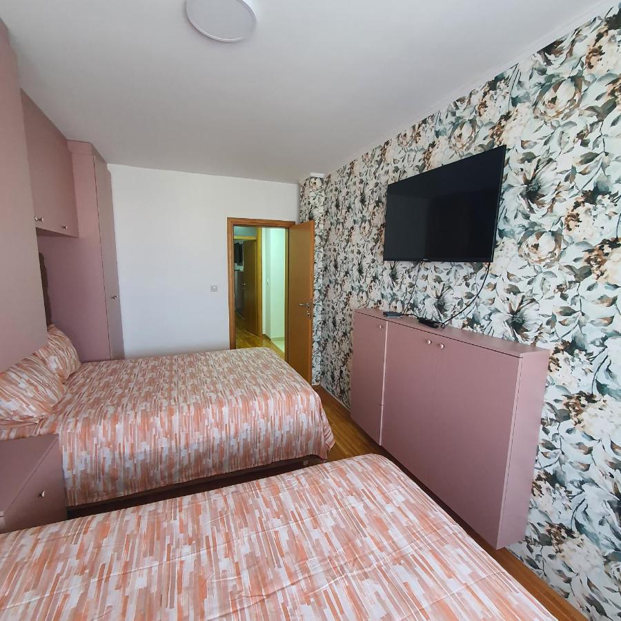 Apartment Apartman Kristina 49b,lukavica,istocno