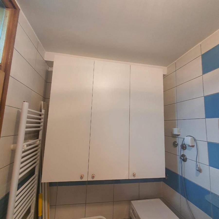Apartment Apartman Kristina 49b,lukavica,istocno *