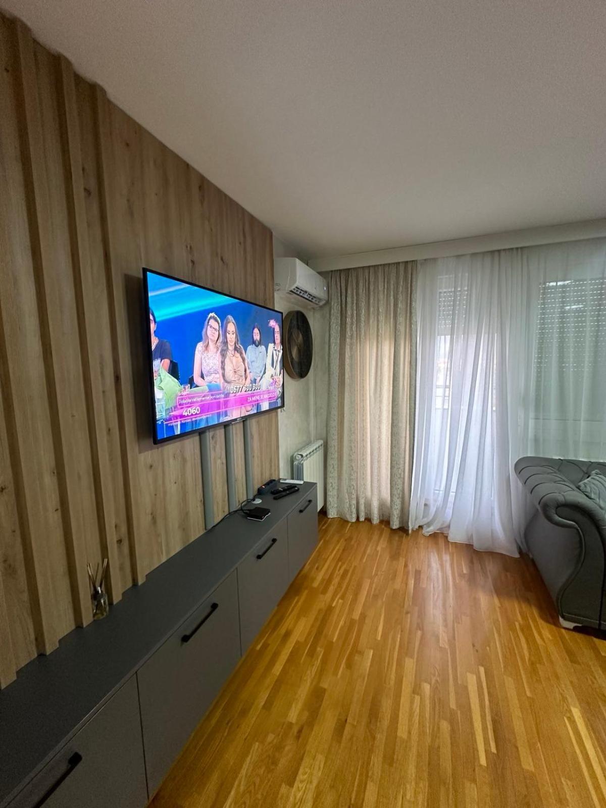 Apartment Apartman Kristina 49b,lukavica,istocno *